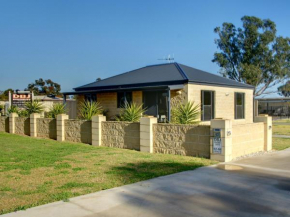 DBJ Holiday Units, Mulwala